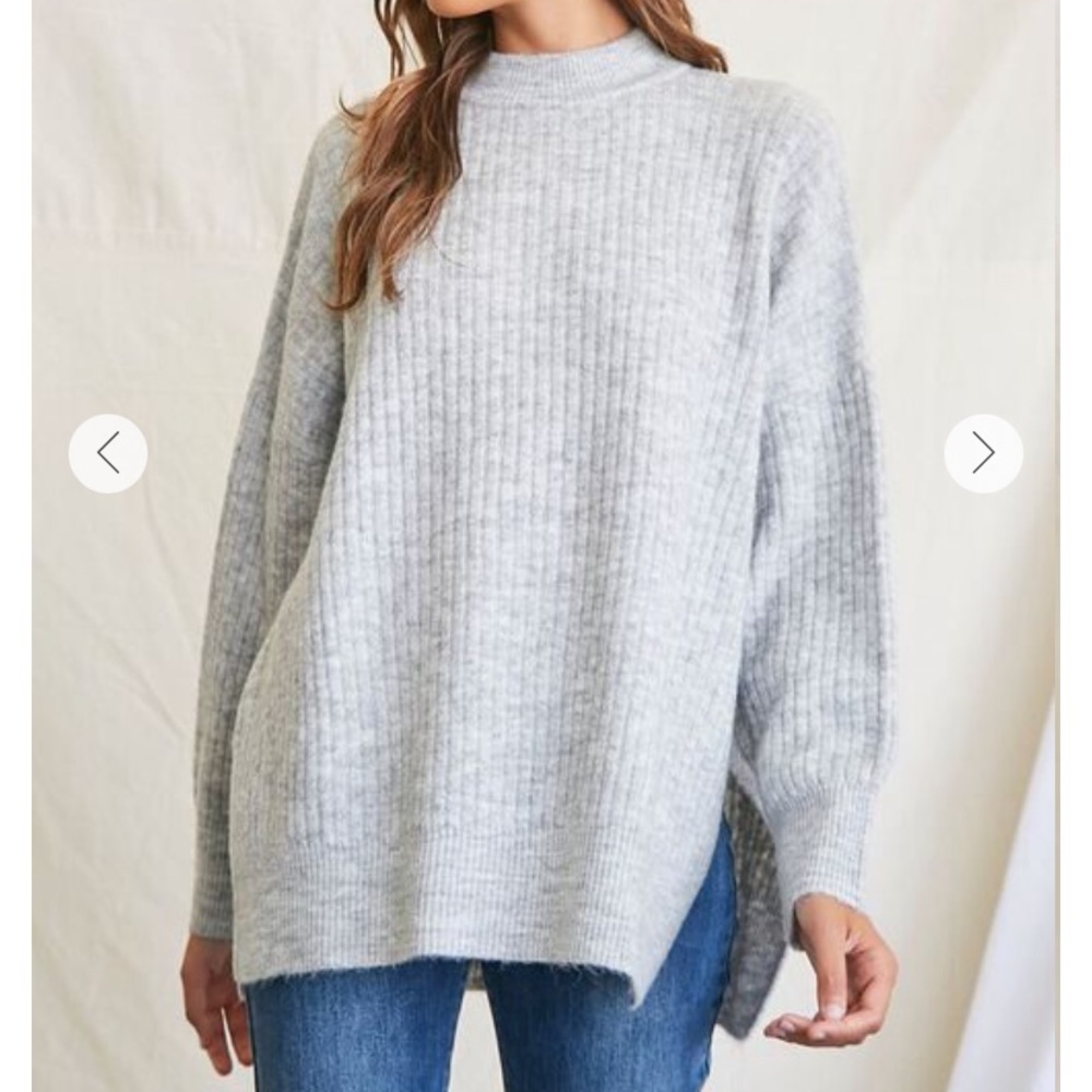 FOREVER 21 Light grey knot sweater NWT